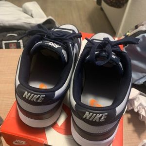 Nike Dunk Low
Georgetown